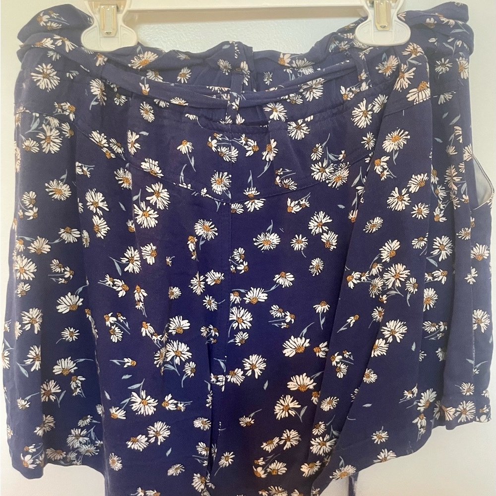 Paper Bag Shorts - Picture 3 of 5